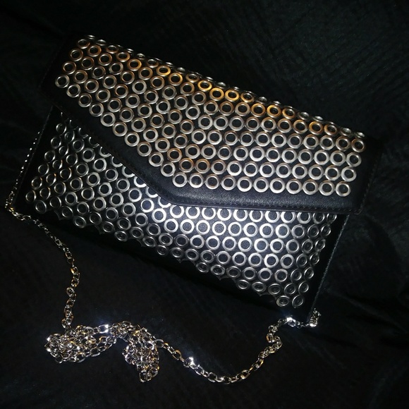 Clutch - Picture 5 of 5